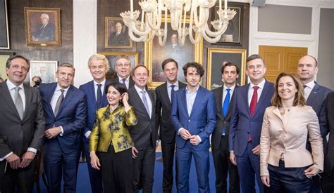 Martin bosma van de pvv stelt kamervragen over het belang dat derk sauer heeft in nrc handelsblad. Wie krijgt de restzetels, voorkeursstemmen en het ...