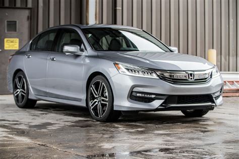 2017 Honda Accord Touring Has Sharp Looks And Is Quick With A V6 Cnet