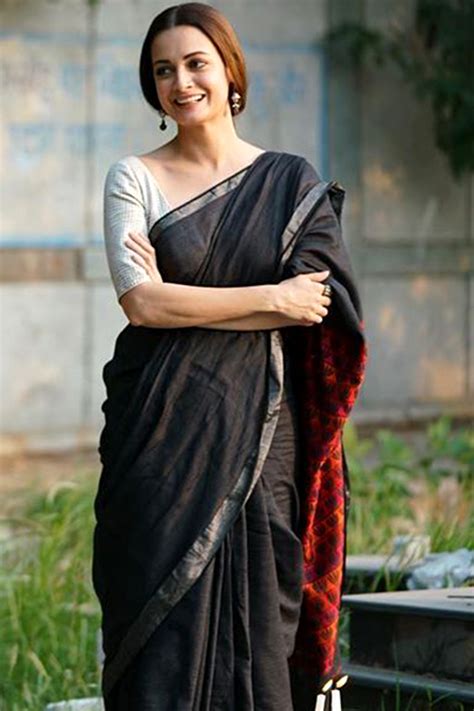 Dia Mirza S Black Sari From Thappad Featured A Contrasting Pallu In An Unexpected Col Formal
