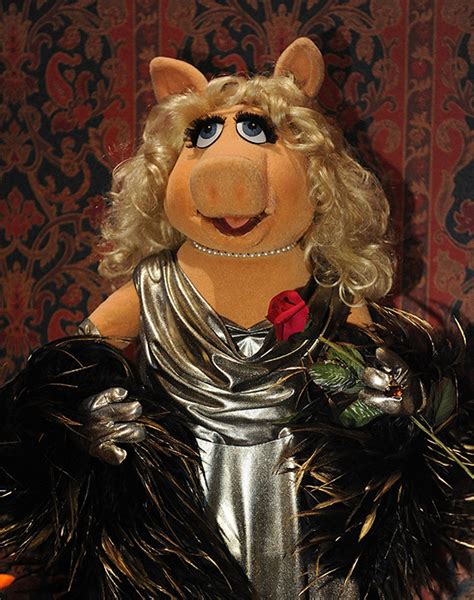 Sign up and you can manage mf portfolio and track the epf account as well on our zero commission platform. Miss Piggy accepts prestigious award | The Baylor Lariat