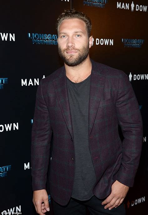 Suicide Squad Star Jai Courtney Strips Naked As He Chases The Films