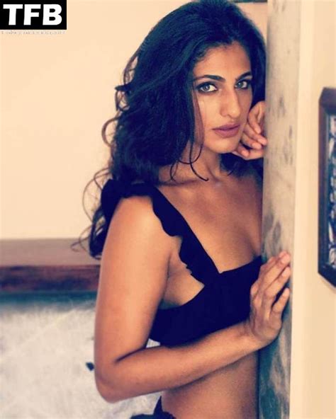 Kubbra Sait Sexy Collection 6 Photos Thefappening