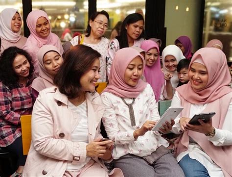 Aplikasi viral tiktok lite penghasil uang; Gelar Arisan Ilmu, XL Ajak Emak Blogger Maksimalkan ...