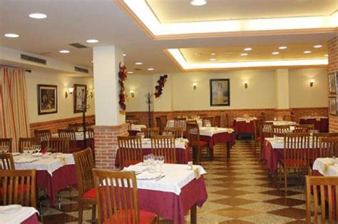 Gran hostal el chiscón is centrally located in colmenar viejo, 5 minutes' walk from the town hall, bullring and our lady basilica. EL CHISCÓN » Calle Frailes, 91. Colmenar Viejo.