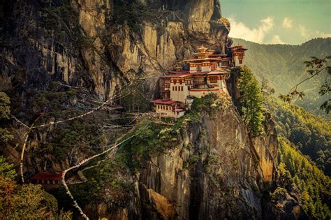 Chiêm ngưỡng vẻ đẹp tu viện Paro Taktsang nằm trên vách núi ở Bhutan