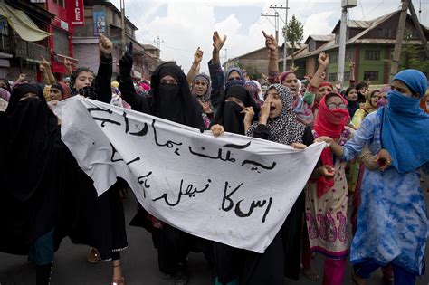 In Pictures Whats Happening In Occupied Kashmir World Dawncom