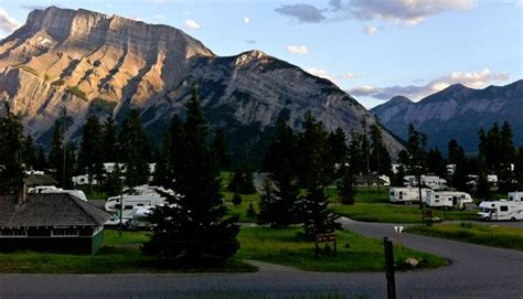 Tunnel Mountain Campground Is 24 Km From Banff Situated Close To