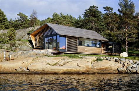 Cabins in norway to rent. Østfold Cabin: Cozy Norwegian Retreat on the Sea Edge