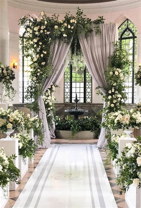 21 Chic Wedding Flower Decor Ideas Wedding Forward Luxury Wedding