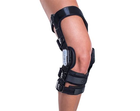 Donjoy Female Fource Acl Off The Shelf Knee Support Brace