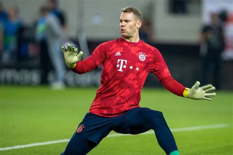 Im dfb em kader ist neuer eine feste größte und kapitän des teams. FC Bayern: Neuer Vertrag: Keine Signale an Manuel Neuer