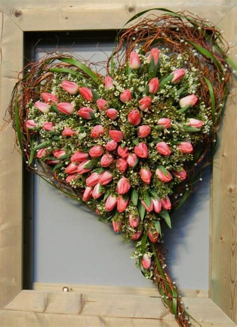 Pin By Pūkuotas Vėjas Gėlių Studija On Valentino Diena Spring Flower