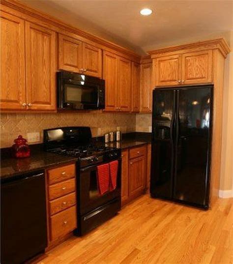 Incredible Kitchen Color Ideas With Oak Cabinets And Black Appliances