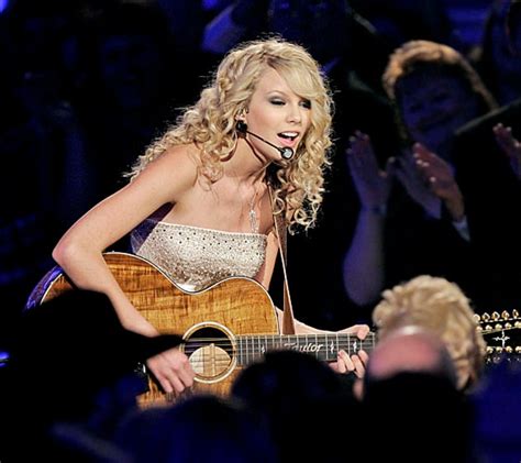 Taylor Swifts Memorable Appearance On American Idol