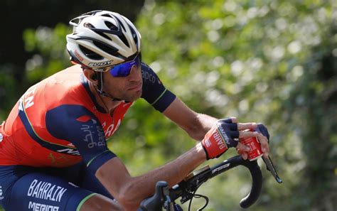 Vincenzo nibali eneco tour 2009.jpg900 × 713; Vincenzo Nibali ritorna in gara al Giro di Toscana