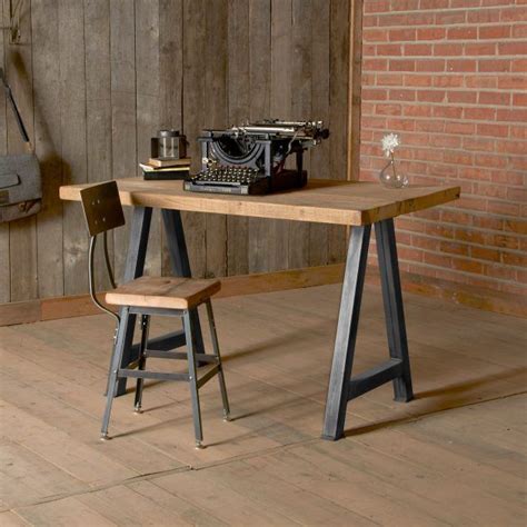 The décor was classy and the handcrafted bits were very stylish as well. 16 Classy Office Desk Designs In Industrial Style ...