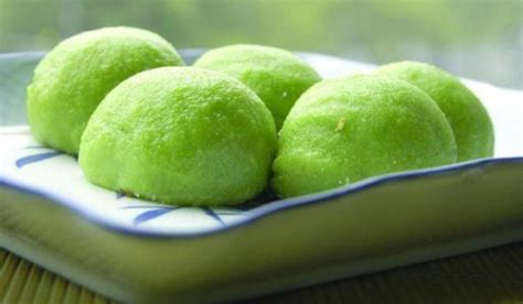 The Sweet Green Rice Ball Is A Popular Qingming Festival Food In