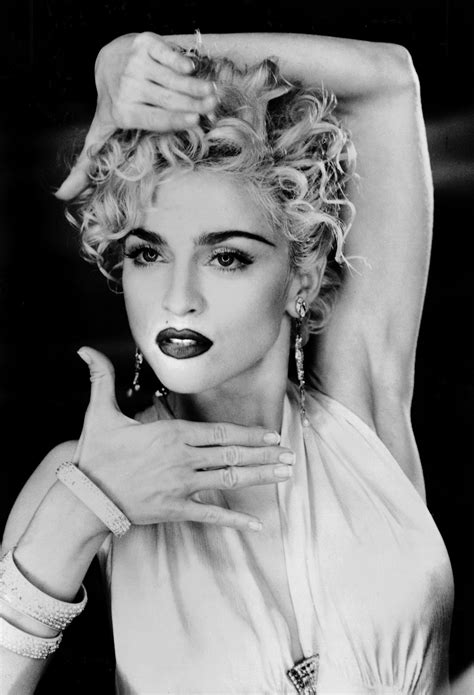 Showbiz Minute Emmys Acm Awards Madonna