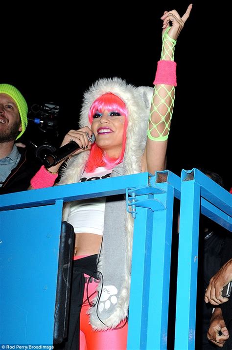 Vanessa Hudgens Bares Her Midriff And Dons Pink Wig To Host Electric Run After Dark Race And
