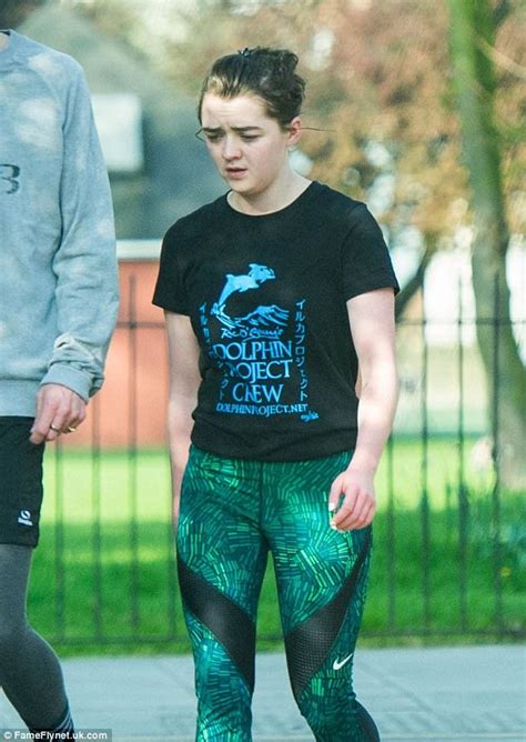 Game Of Thrones Star Maisie Williams Goes For A Jog Daily Mail Online