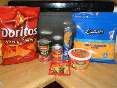 Probeer nacho cheese of sweet chili pepper! Growing to Four: Doritos Taco Bake
