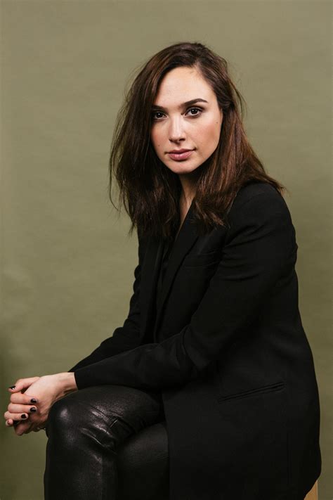 Her parents are irit, a teacher, and michael, an engineer. Gal Gadot - New York Times Photoshoot (2017) HQ
