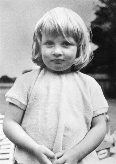 Lady Diana Ces Photos D Elle Enfant R V Lent Une Ressemblance