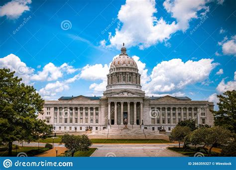 Mesmerizing Missouri State Capitol Building With The Courtyard Under