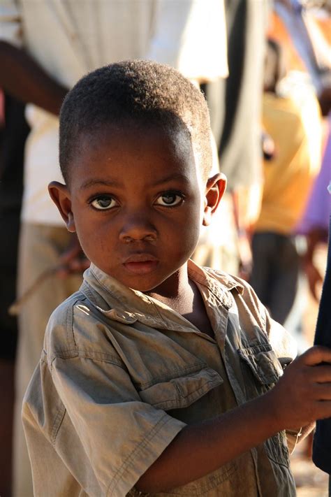 フリー画像 人物写真 子供ポートレイト 外国の子供 少年 男の子 アフリカの子供 ザンビア人 画像素材なら！無料・フリー写真素材のフリーフォト