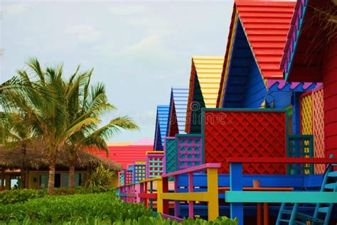Casas Coloridas De Madera En El Caribe Foto De Archivo Imagen De Casa