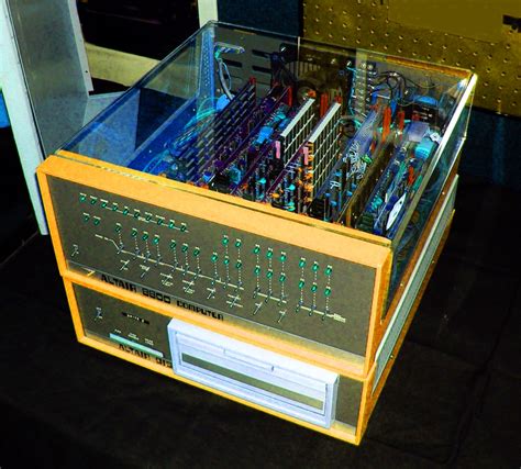 Altair 8800 Computer With 8 Inch Floppy Disk System Dessin