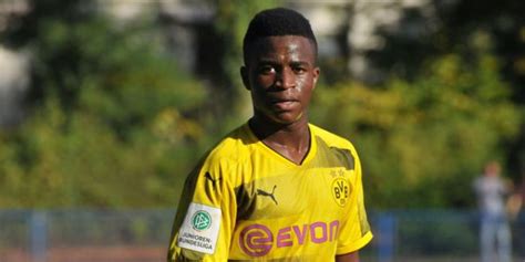 Redirect.bundesliga.com youssoufa moukoko ist der jüngste bundesligaspieler aller zeiten. U 17: BVB-Torjäger Youssoufa Moukoko setzt Maßstäbe - MSPW ...