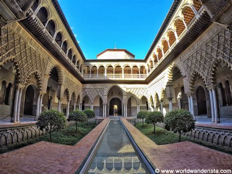 The alcázar of seville is one of the most representative monumental compounds in the city, the country and the mediterranean culture as a whole. Photos of the Real Alcazar that will make you want to go ...