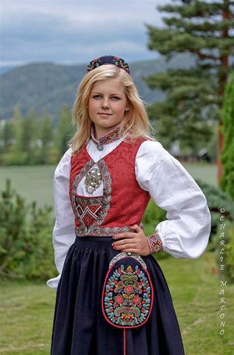 Norvegian Traditional Dress European Girls And Women S Beauty Folk Clothing Historical