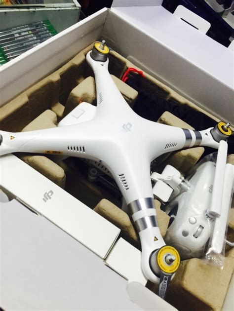 But note that it will not provide you 4k footage. Drone Dji Phantom 3 Advanced, Lacrado, Kit Completo - R$ 3 ...