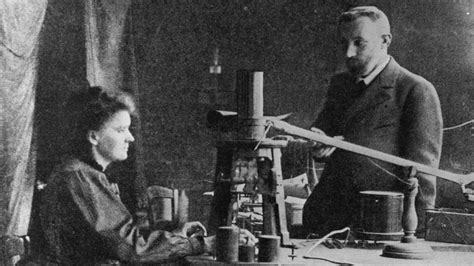 She was the first woman to win a nobel prize, and she is the only woman to win the award in two different fields. Marie Curie: Mythos einer Überfrau | ZEIT ONLINE