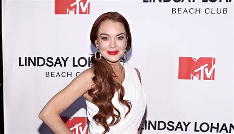 Lindsay Lohan Releases New Single Xanax It S Actually Good Music Feeds