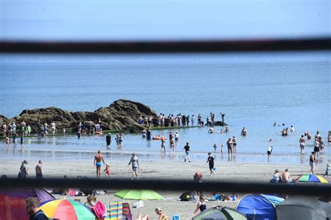Pictures Show How Many People Were In Looe As Thousands Flocked To