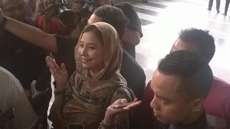 Ayu Azhari Ikhlas Uang Rp 20 Juta Dan 1800 Dolar As Dirampas Negara