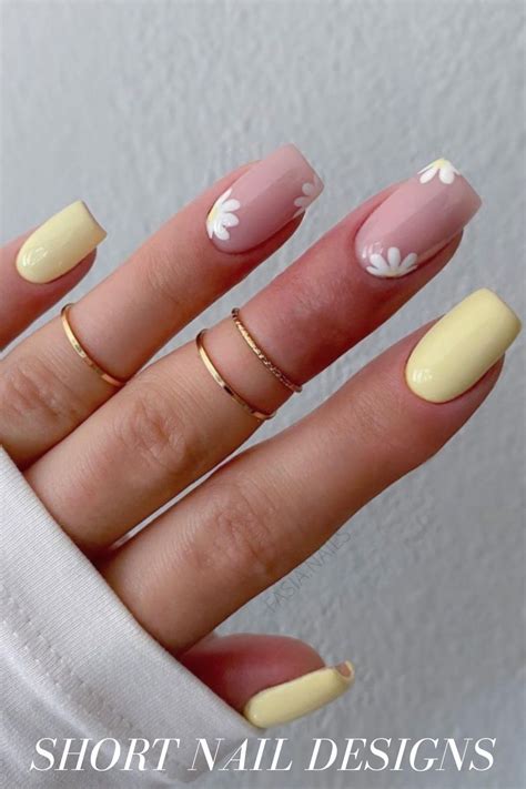 43 Cute Short Acrylic Nails Designs Youll Want To Try Short Acrylic Nails Floral Nails Yellow