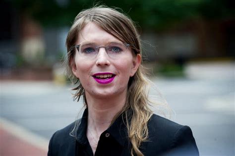 Chelsea manning, the former us intelligence analyst who was jailed for leaking classified documents, is seeking the democratic party nomination to run for the us senate in maryland. Chelsea Manning Tries to Kill Herself in Jail, Lawyers Say ...