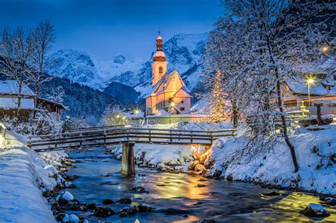 Kirche Von Ramsau Im Winter Dämmerung Bayern Deutschland Stockfoto Und