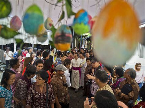 Easter Celebrations Around The World Cbs News