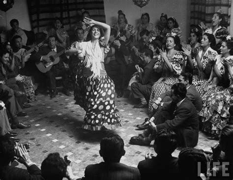 Flamenco En Las Antiguas Casas Cuevas Del Sacromonte Granada Dmitri