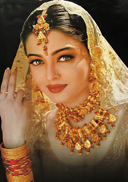 Aishwarya Rai In Bridal Gold Jewellery