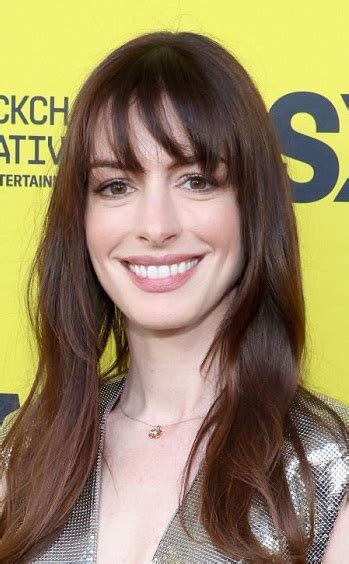 Anne Hathaway Long Curled Hairstylebangs 2022 Sxsw Conference And