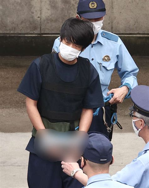 山上徹也容疑者を殺人容疑に切り替え送検 街頭演説中だった安倍晋三元首相に発砲して殺害疑い 社会写真ニュース 日刊スポーツ