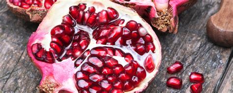 Dalam 180 gram buah delima, terkandung 7 gram serat. 5 Manfaat Buah Delima untuk Kecantikan Kulit Anda