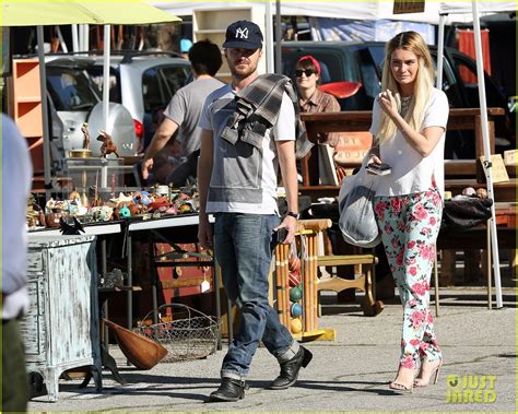 Aaron Paul And Wife Lauren Kiss And Cuddle At The Flea Market Photo