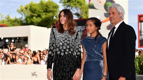 Sophie taricone è conosciuta per essere la figlia. La figlia di Pietro Taricone con la mamma Kasia Smutniak ...